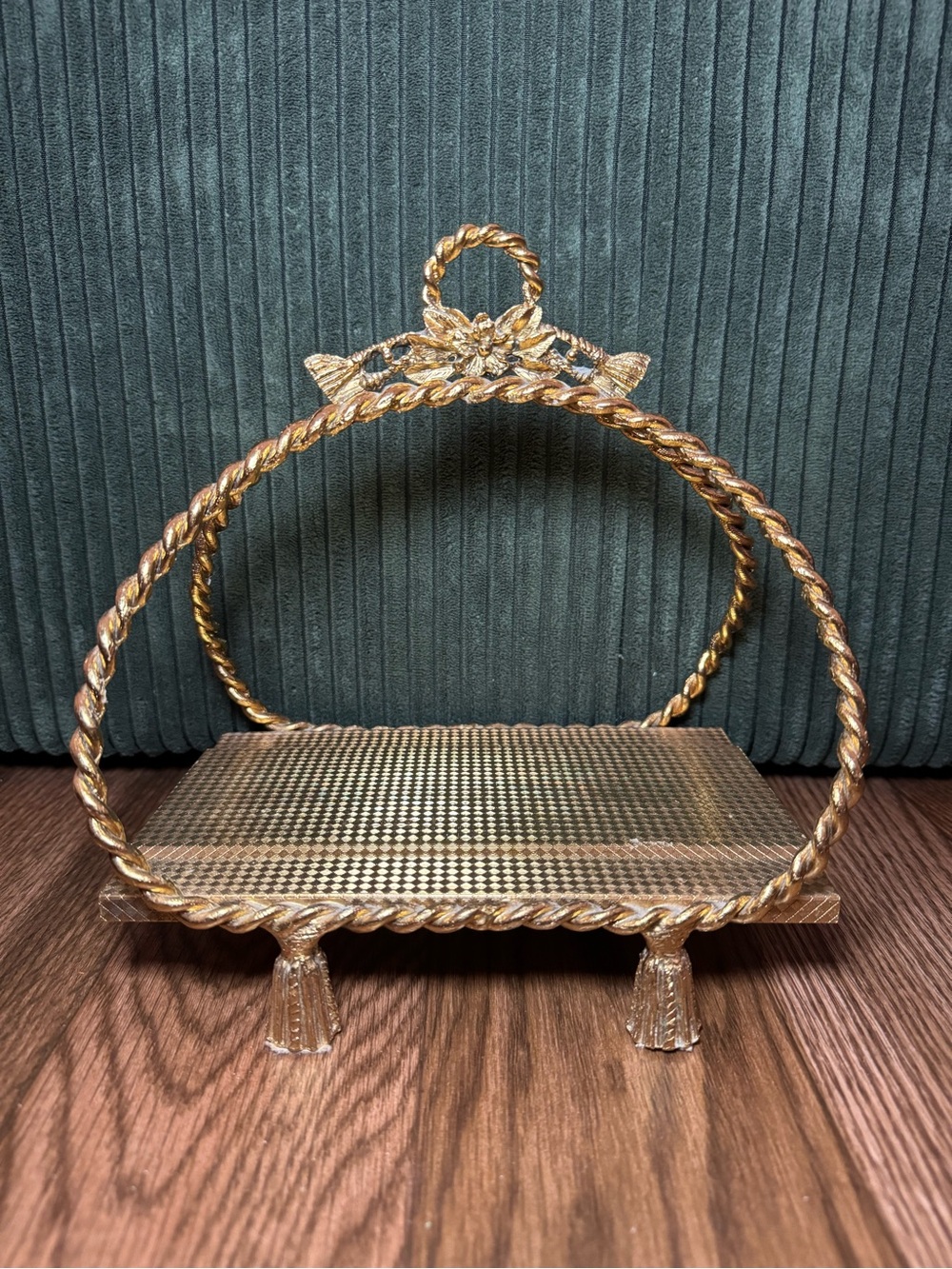 Gold Decorative Display Stand - Ornate Rope Design